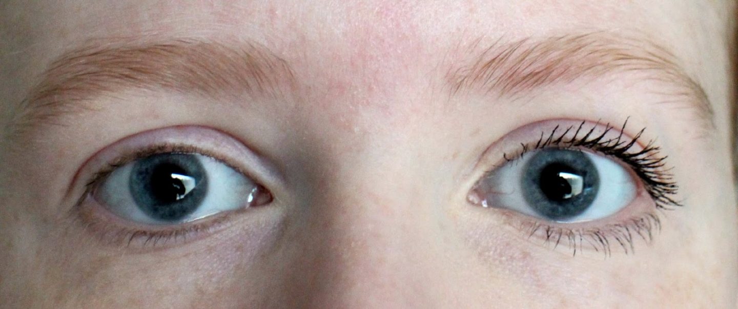 Roller Lash Mascara Swatch