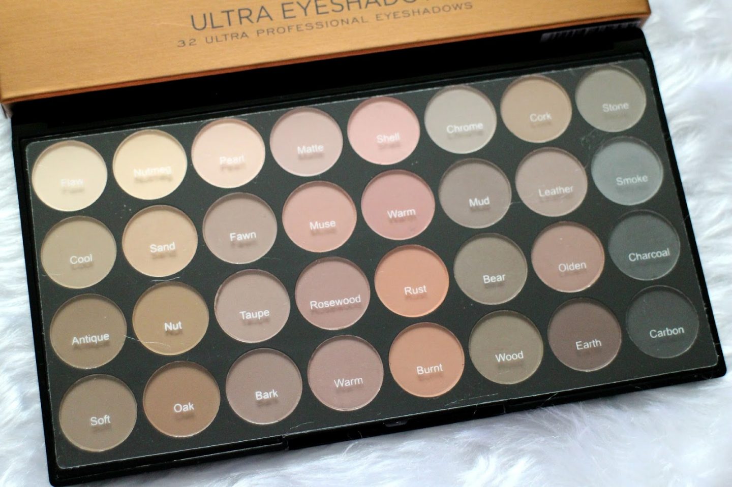 Makeup Revolution Flawless Matte Eyeshadow Palette