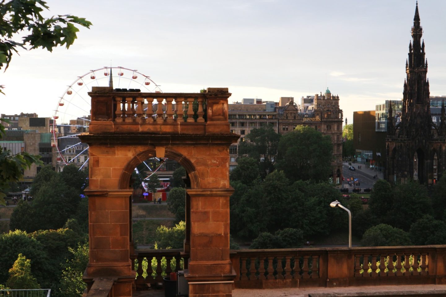 city guide Edinburgh Scotland
