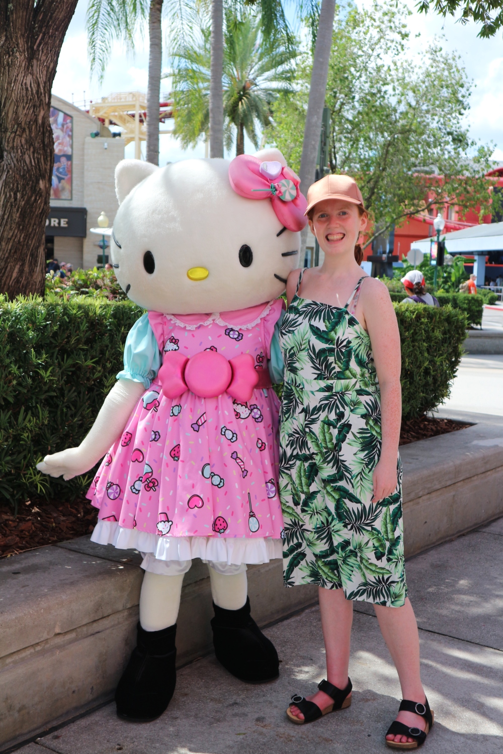 hello kitty universal studios
