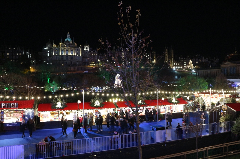 christmas market edinburgh
