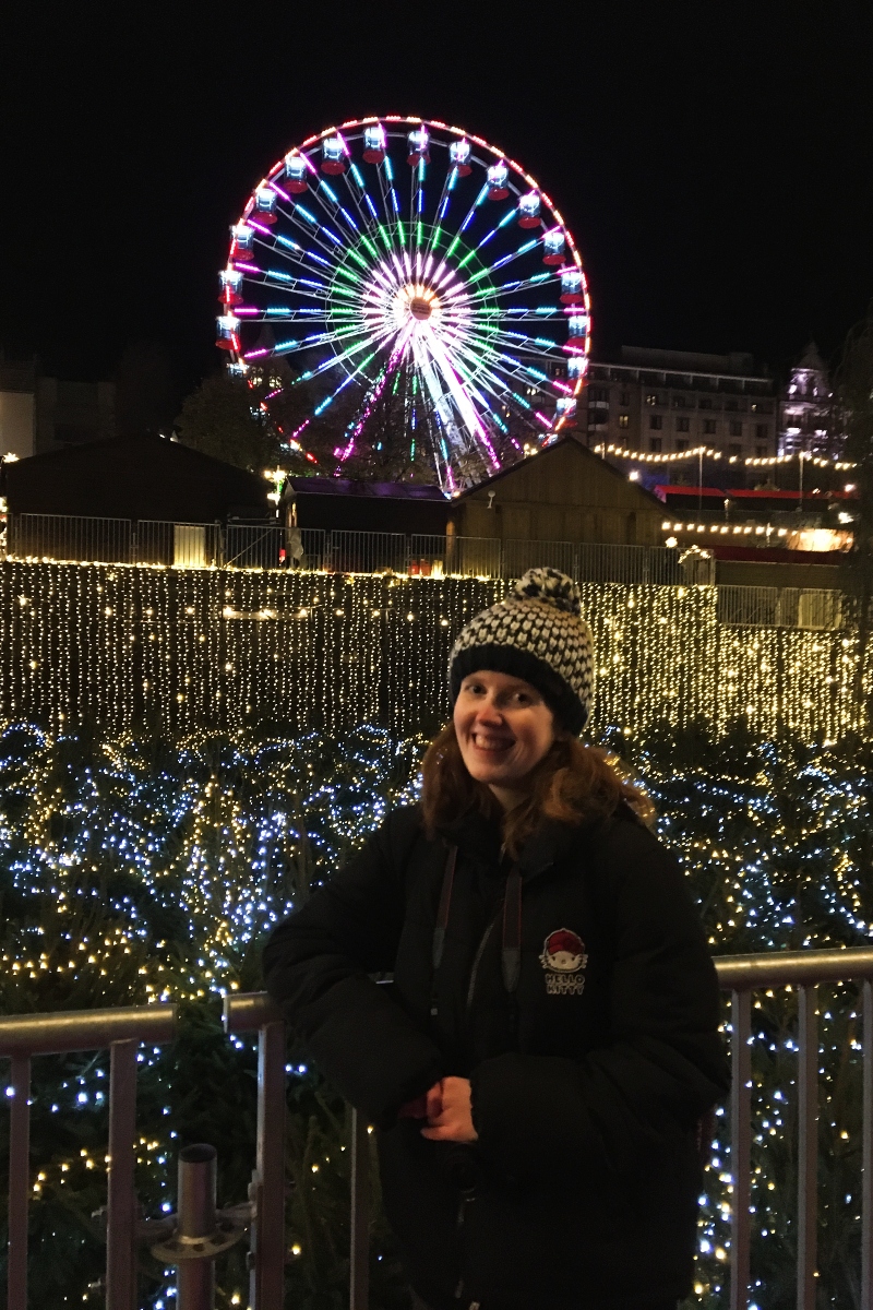 edinburgh christmas market times