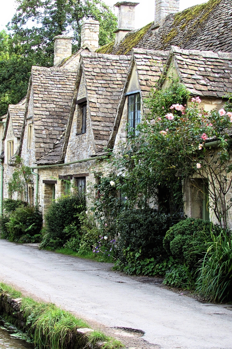 visit cotswolds by train