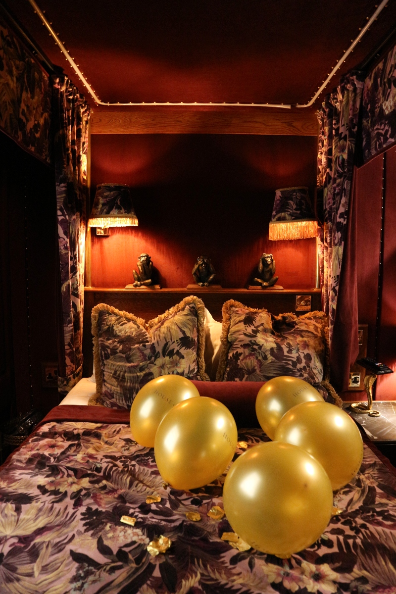 house of gods classic room review