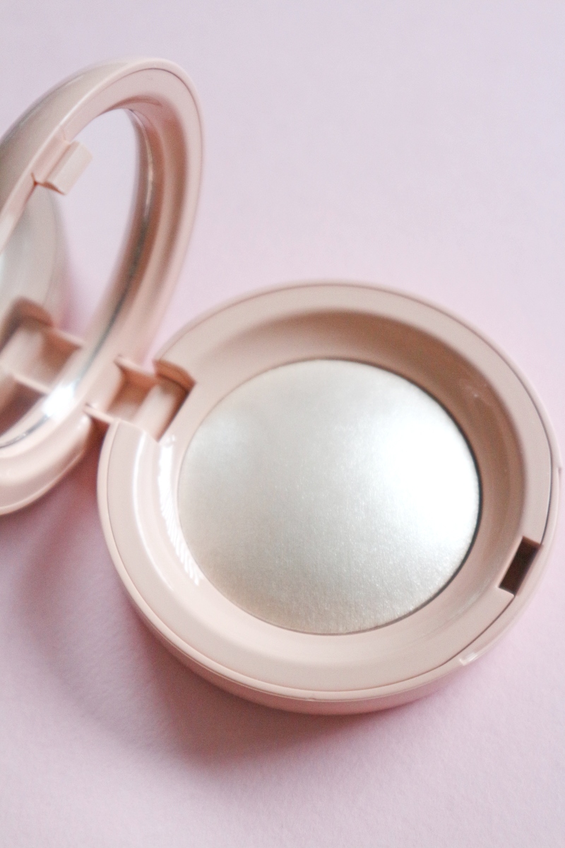 rare beauty silky touch highlighter enlighten