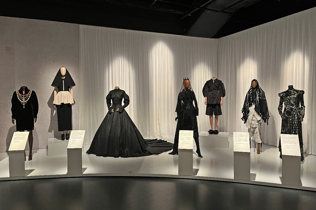 beyond the little black dress exhibition