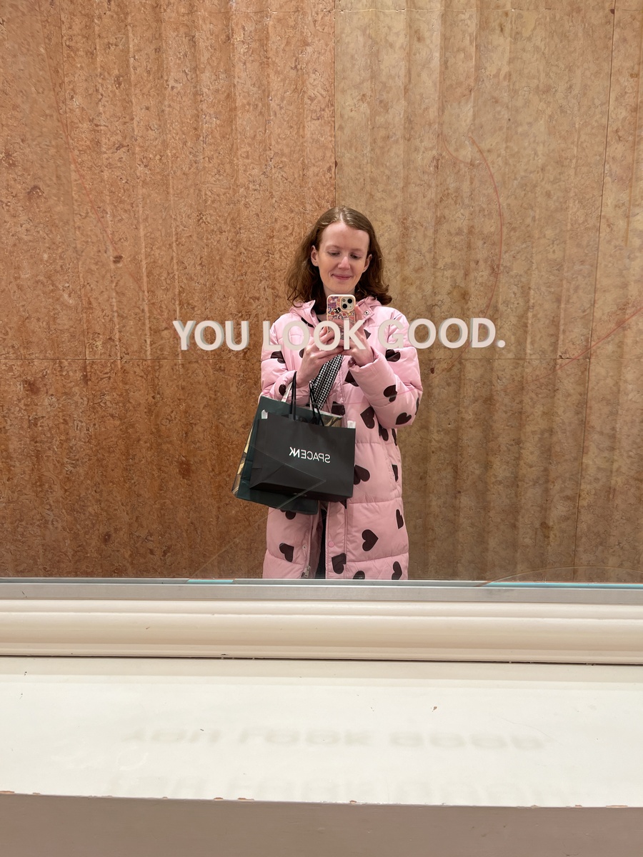 glossier london selfie spot